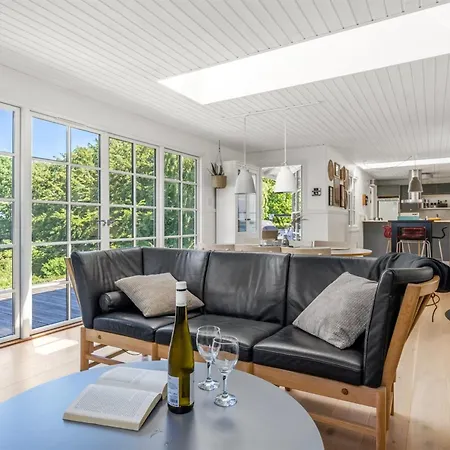 Vakantiehuis Leea - 100m From The Sea By Interhome *